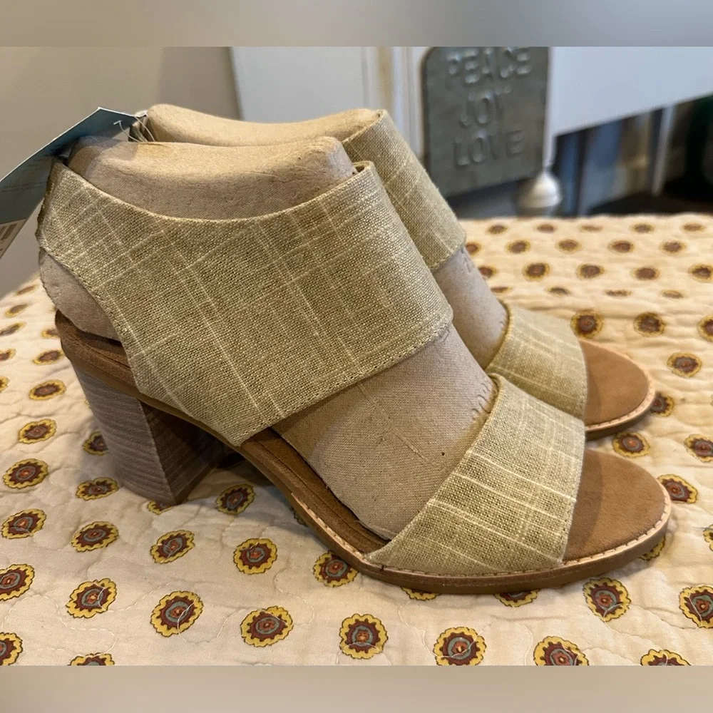 Toms Majorca Cutout Champagne Metallic Foil Woven Sandal Sz 10 NWT - Picture 2 of 10